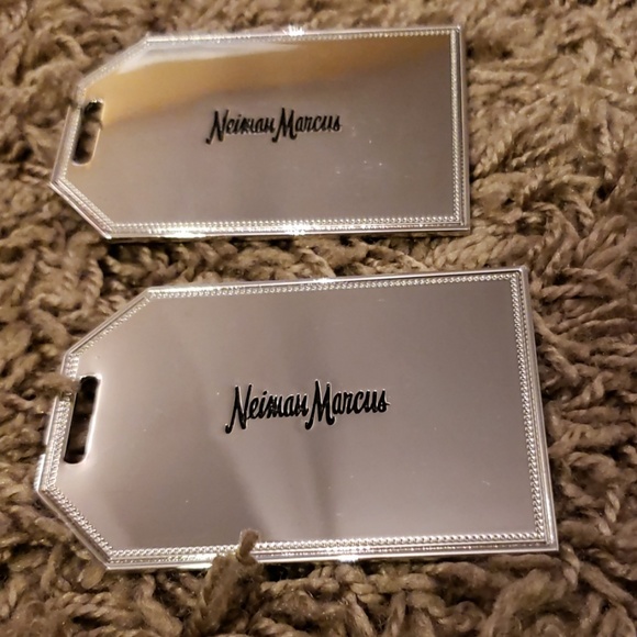 Neiman Marcus metal tags - Picture 2 of 4